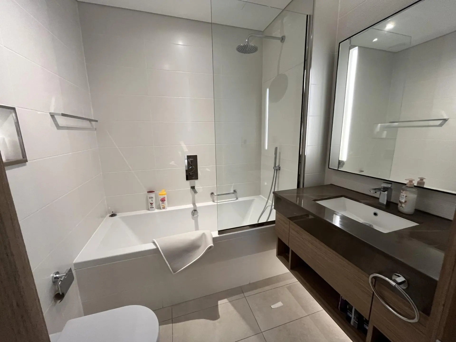 2 chambres entièrement meublées | Appartement avec services | Équipements 5 étoiles – Appartement Dubai (11/12)