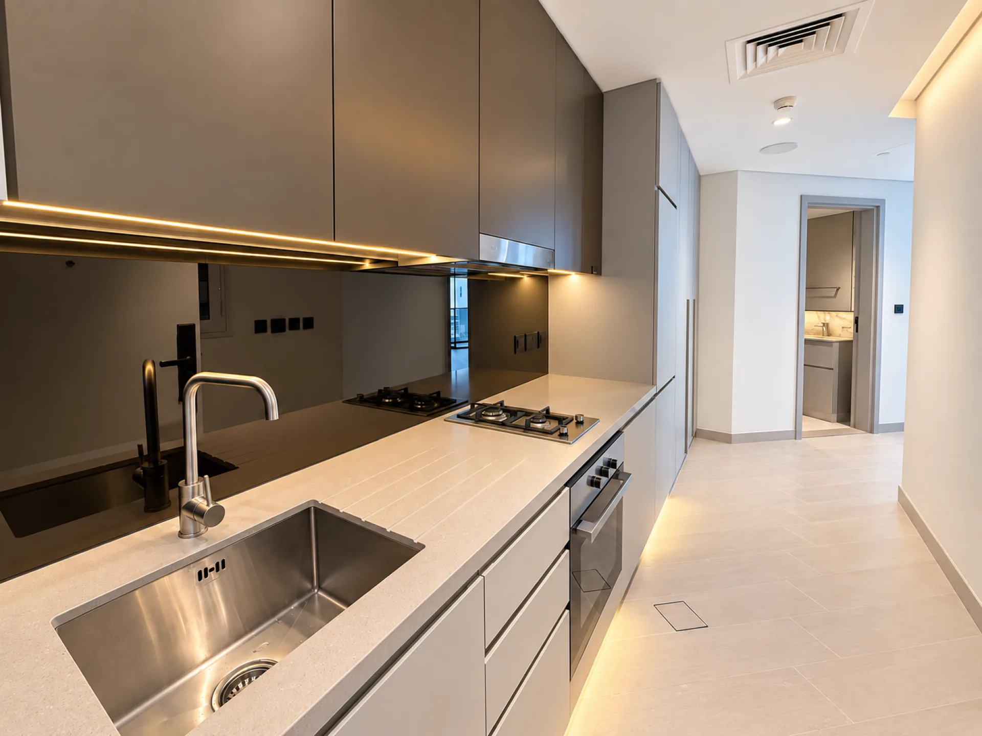 Flambant neuf | Vue sur le ruisseau et le skyline | Emplacement de choix – Appartement Dubai (3/16)