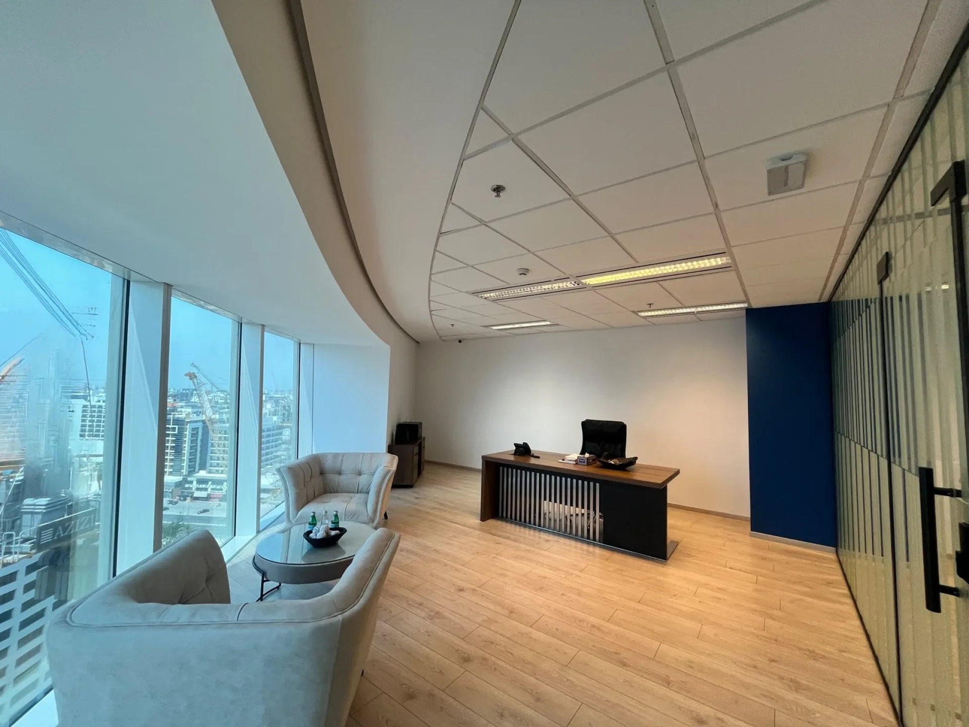 Bureau aménagé | Étage élevé | Vue sur le Musée du Futur – Commerce Dubai (2/8)