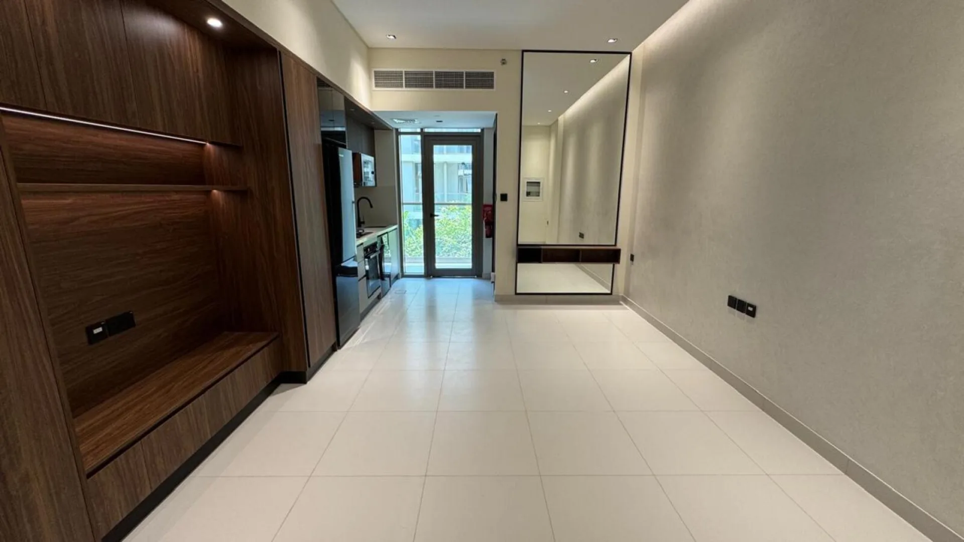 ROI ÉLEVÉ | VUE SUR LE QUARTIER | PROCHE DES COMMODITÉS – Appartement Dubai (2/15)
