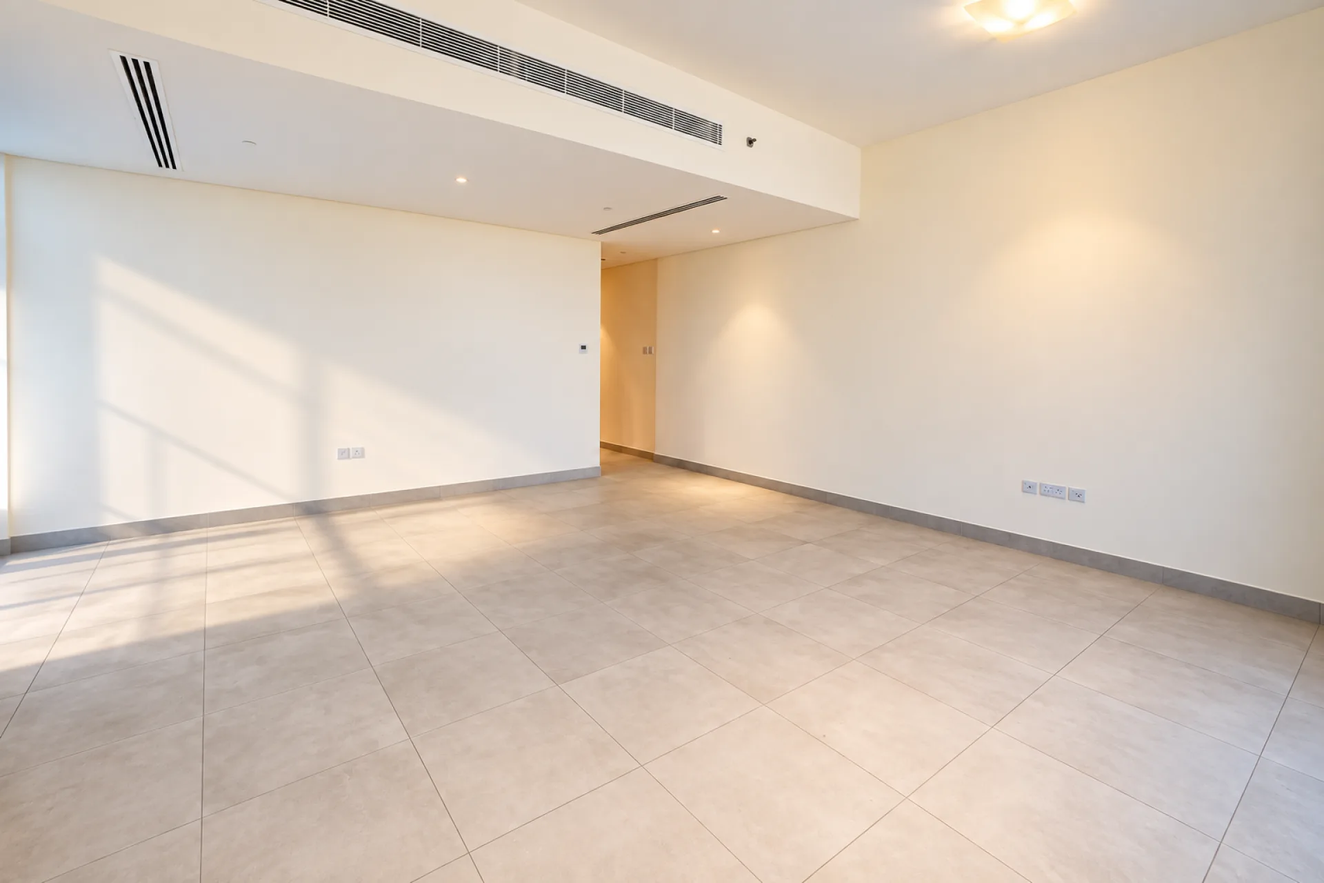 2CH+CHAMBRE DE SERVICE | PLUS GRANDE DISPOSITION | CUISINE ENTIÈREMENT ÉQUIPÉE – Appartement Dubai (8/17)