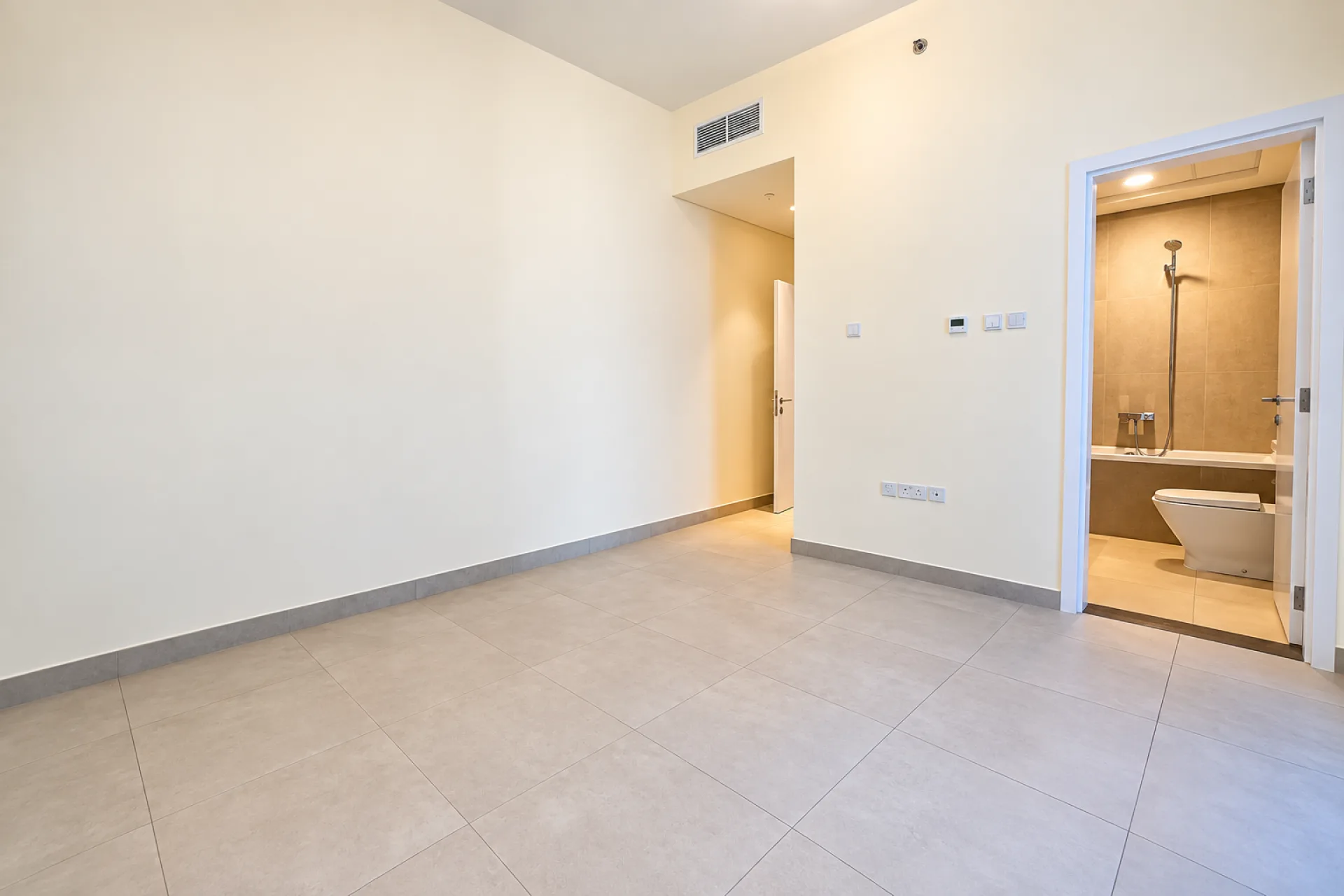2CH+CHAMBRE DE SERVICE | PLUS GRANDE DISPOSITION | CUISINE ENTIÈREMENT ÉQUIPÉE – Appartement Dubai (11/17)
