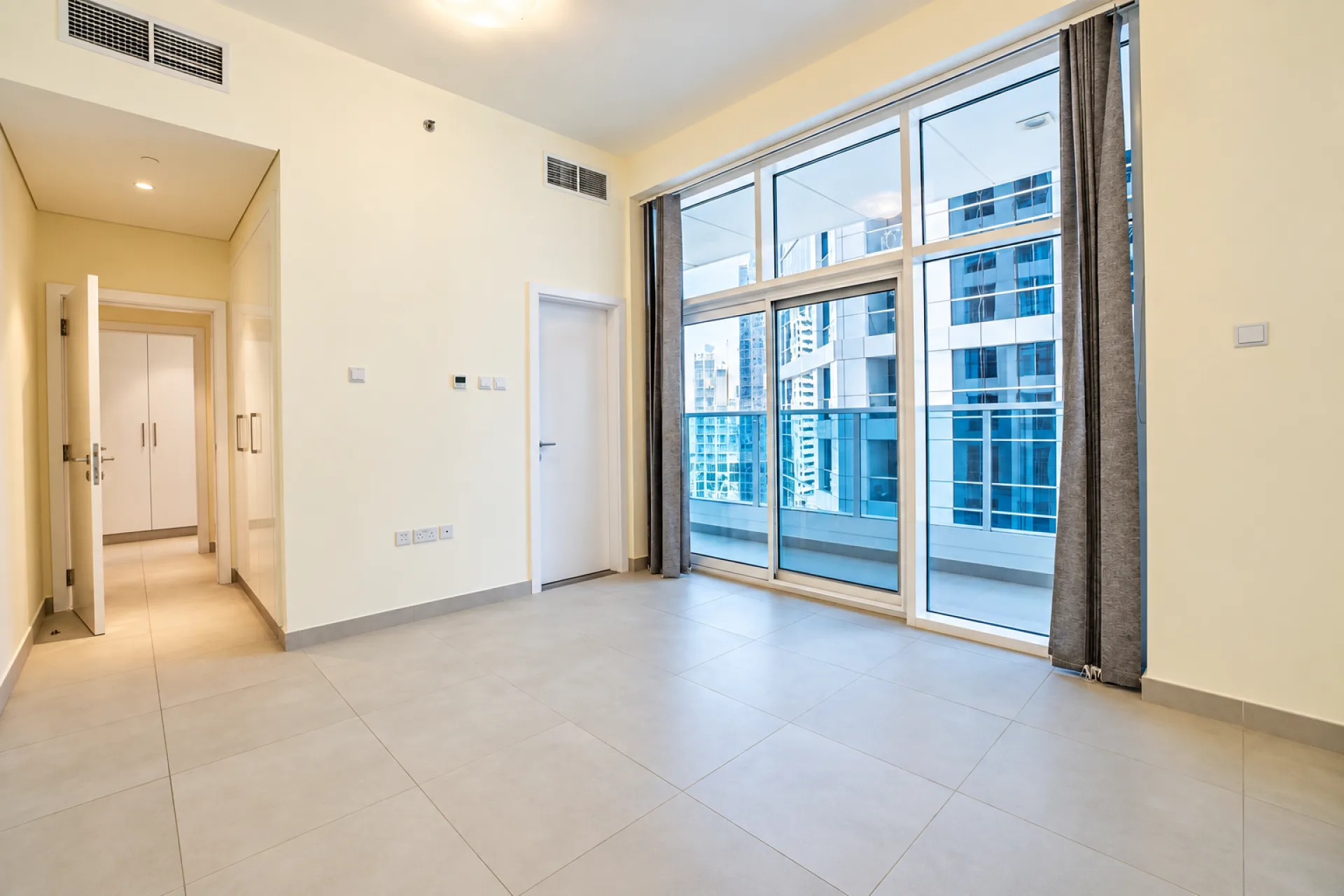 2CH+CHAMBRE DE SERVICE | PLUS GRANDE DISPOSITION | CUISINE ENTIÈREMENT ÉQUIPÉE – Appartement Dubai (6/17)