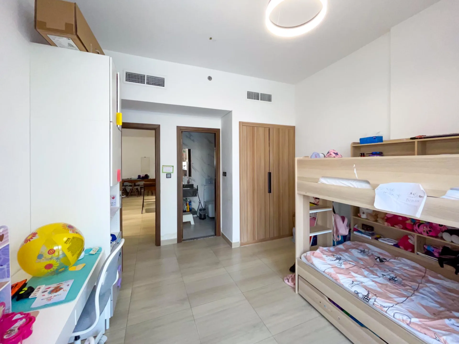 GRAND AGENCEMENT - VACANT - MEUBLÉ – Appartement Dubai (11/30)
