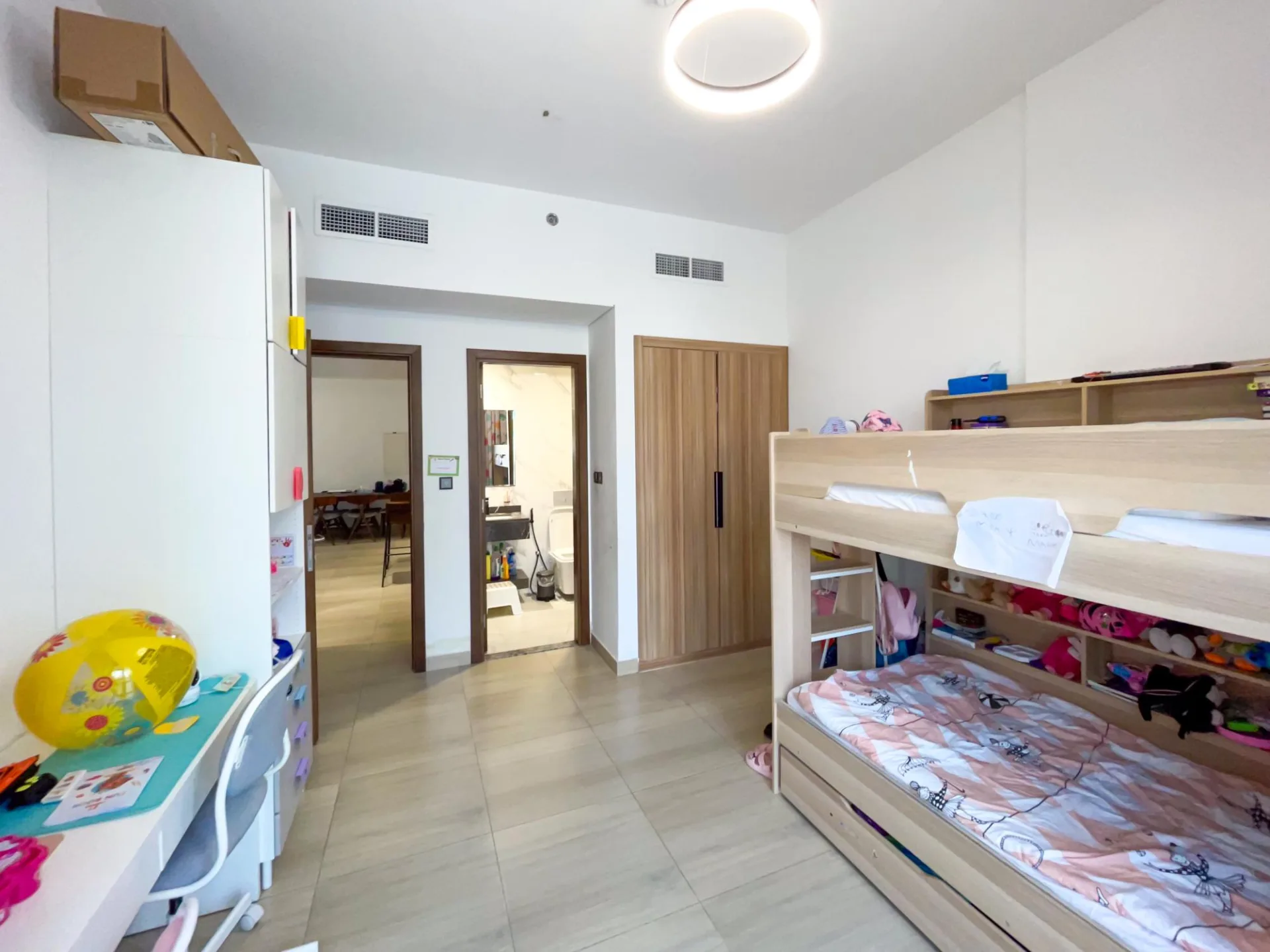 GRAND AGENCEMENT - VACANT - MEUBLÉ – Appartement Dubai (13/30)