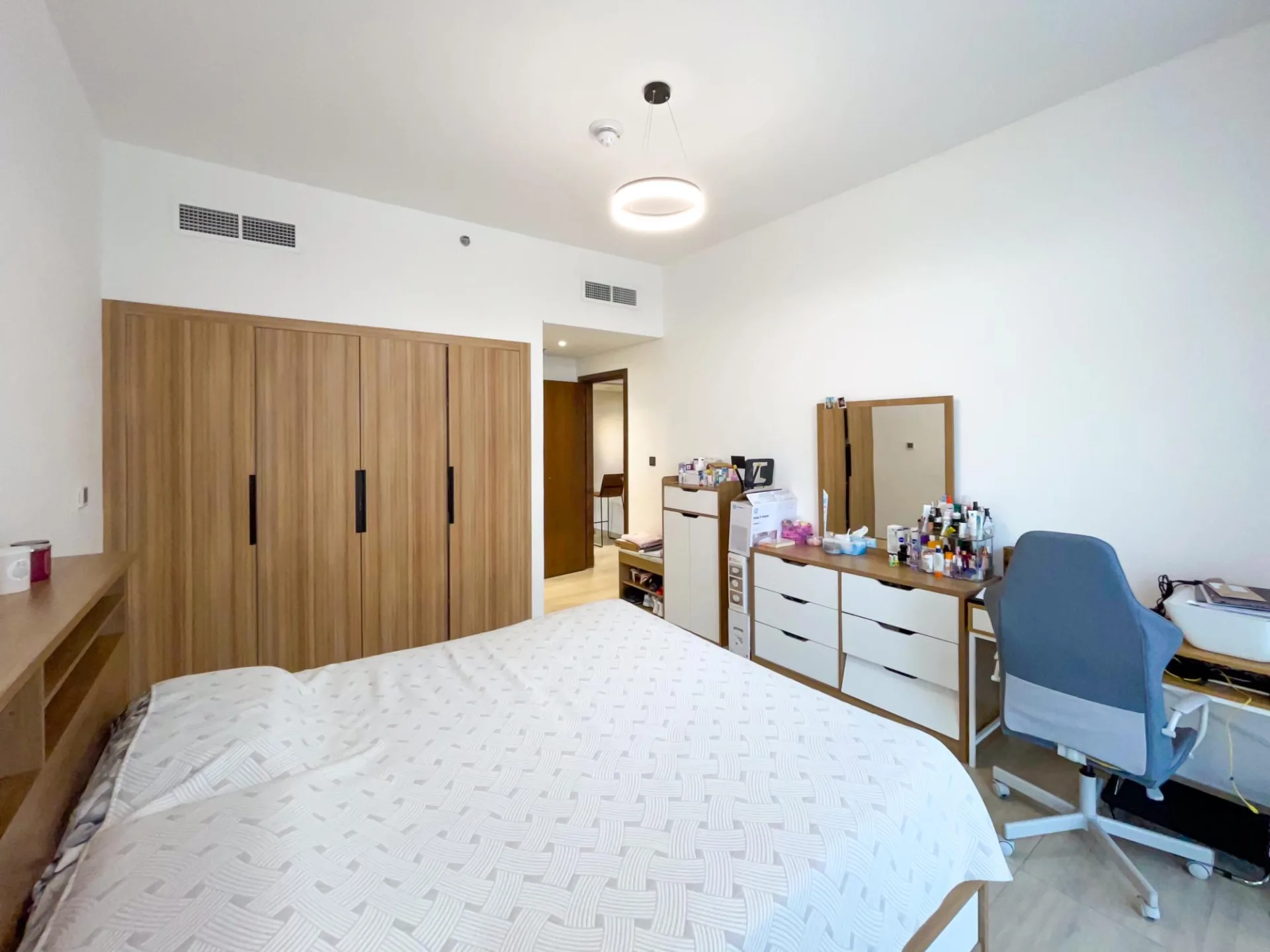 GRAND AGENCEMENT - VACANT - MEUBLÉ – Appartement Dubai (16/30)