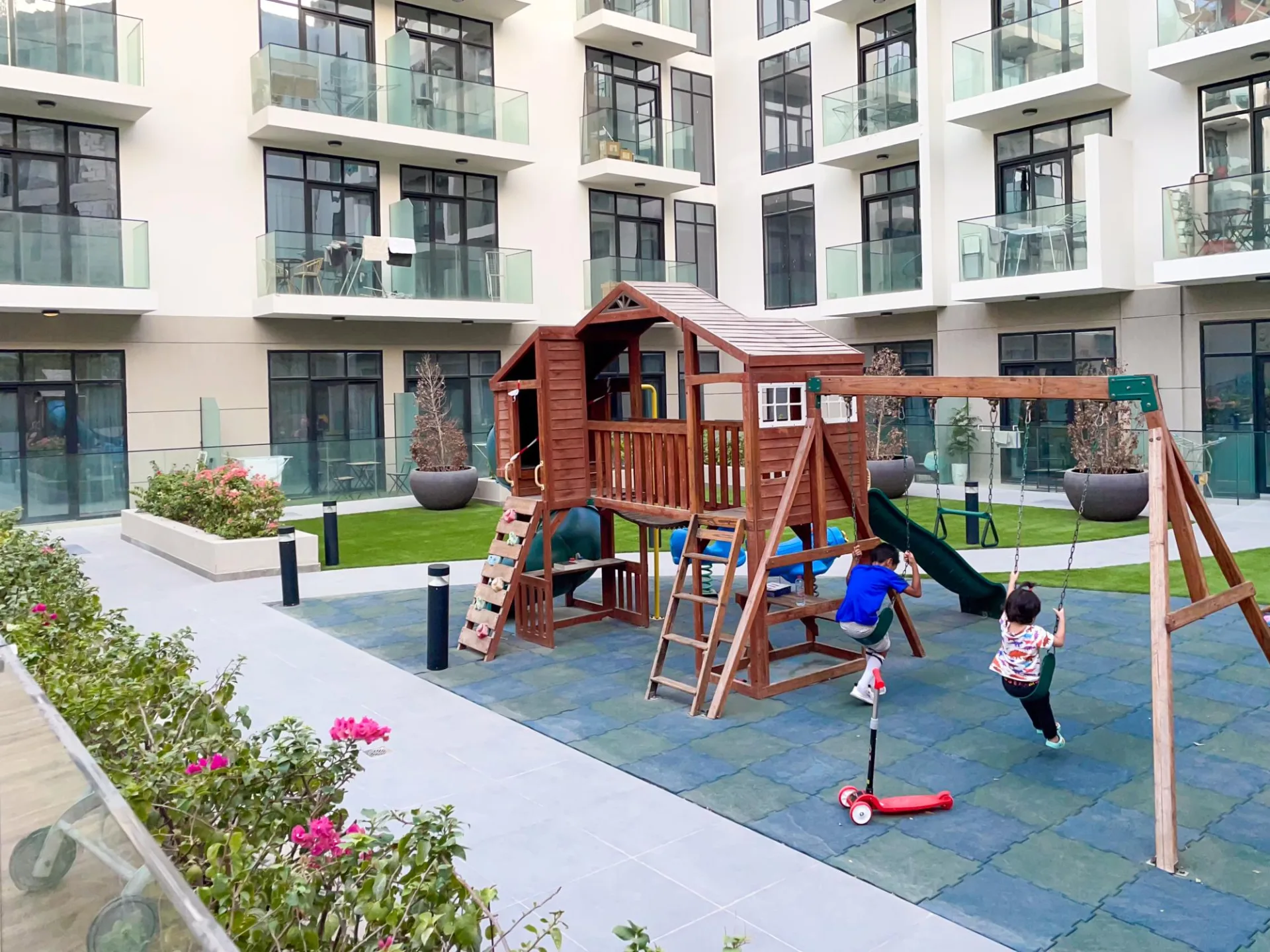GRAND AGENCEMENT - VACANT - MEUBLÉ – Appartement Dubai (28/30)