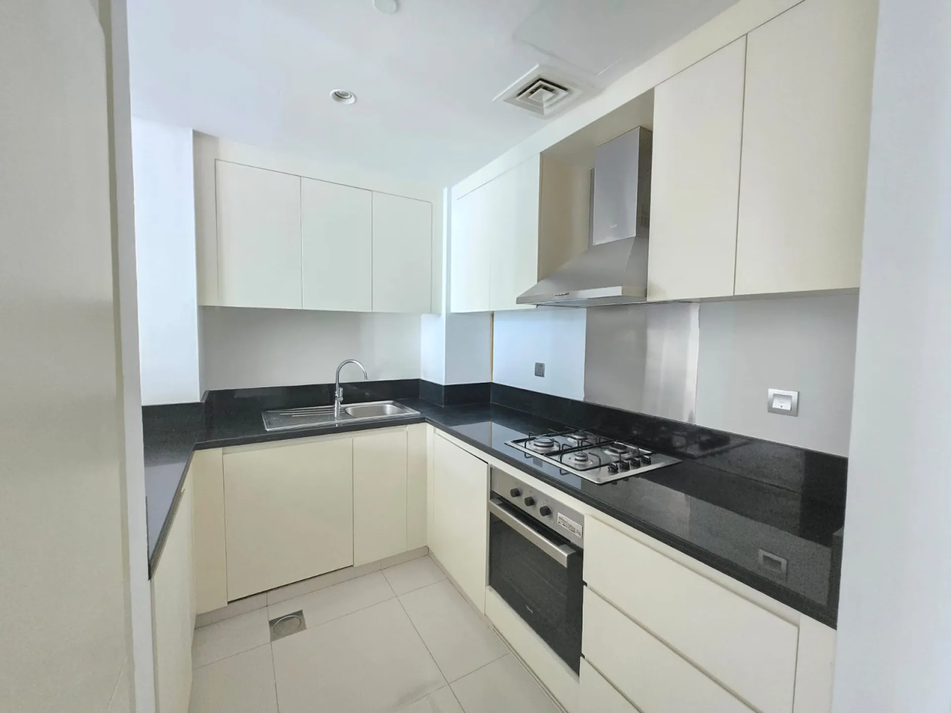 ÉTAGE ÉLEVÉ | AGENCEMENT TRÈS GRAND | MEUBLÉ – Appartement Dubai (2/8)