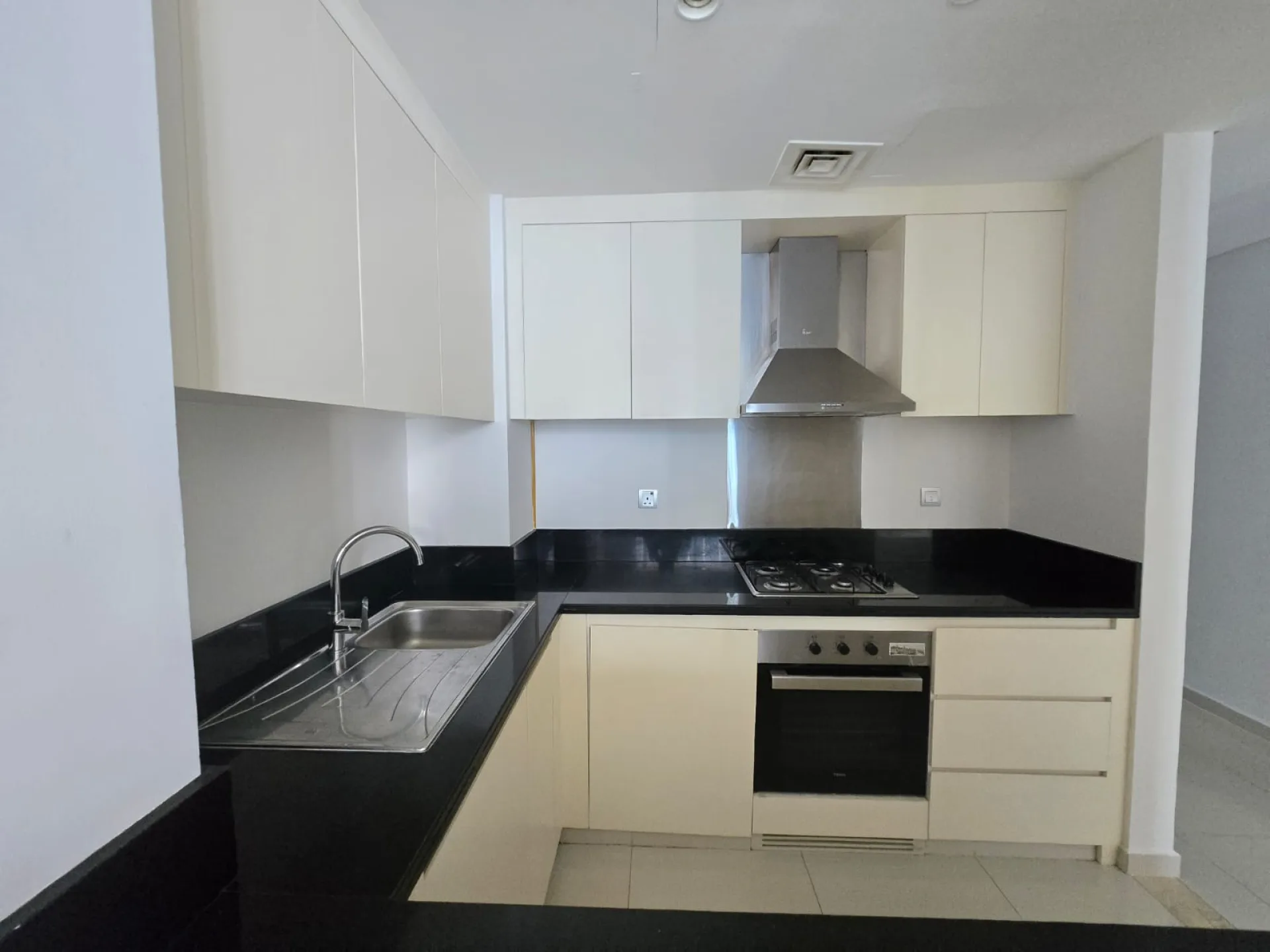 ÉTAGE ÉLEVÉ | AGENCEMENT TRÈS GRAND | MEUBLÉ – Appartement Dubai (4/8)
