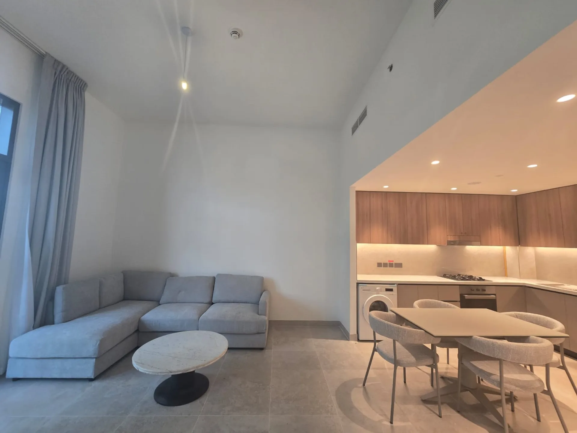 IMMENSE AGENCEMENT | 1 CHAMBRE | MEUBLÉ – Appartement Dubai (1/9)