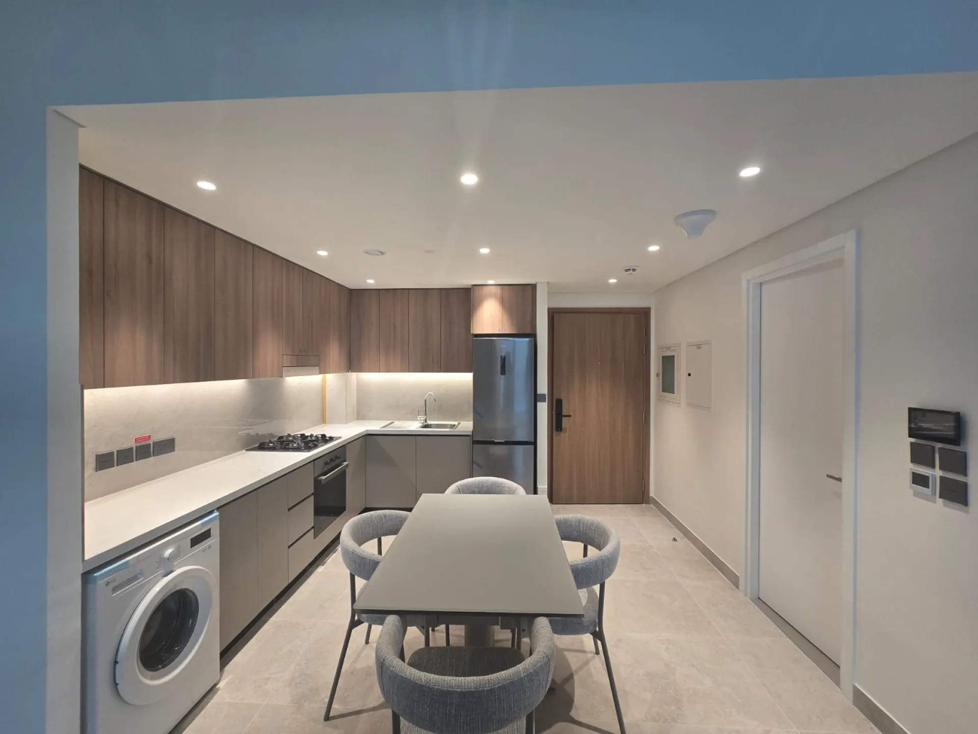 IMMENSE AGENCEMENT | 1 CHAMBRE | MEUBLÉ – Appartement Dubai (5/9)