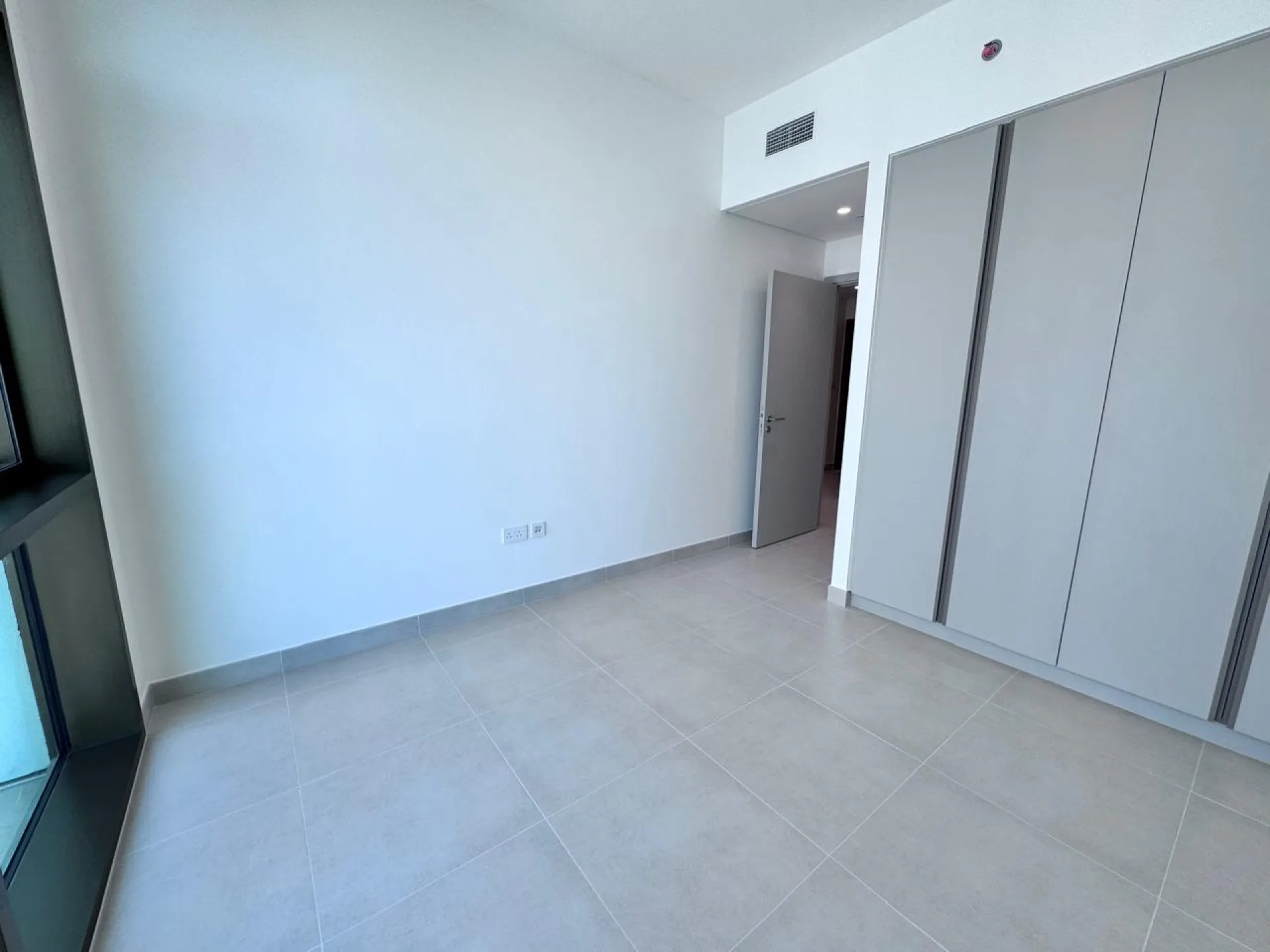 VUE SUR L’HORIZON URBAIN - EMPLACEMENT DE CHOIX - LIBRE – Appartement Dubai (28/30)