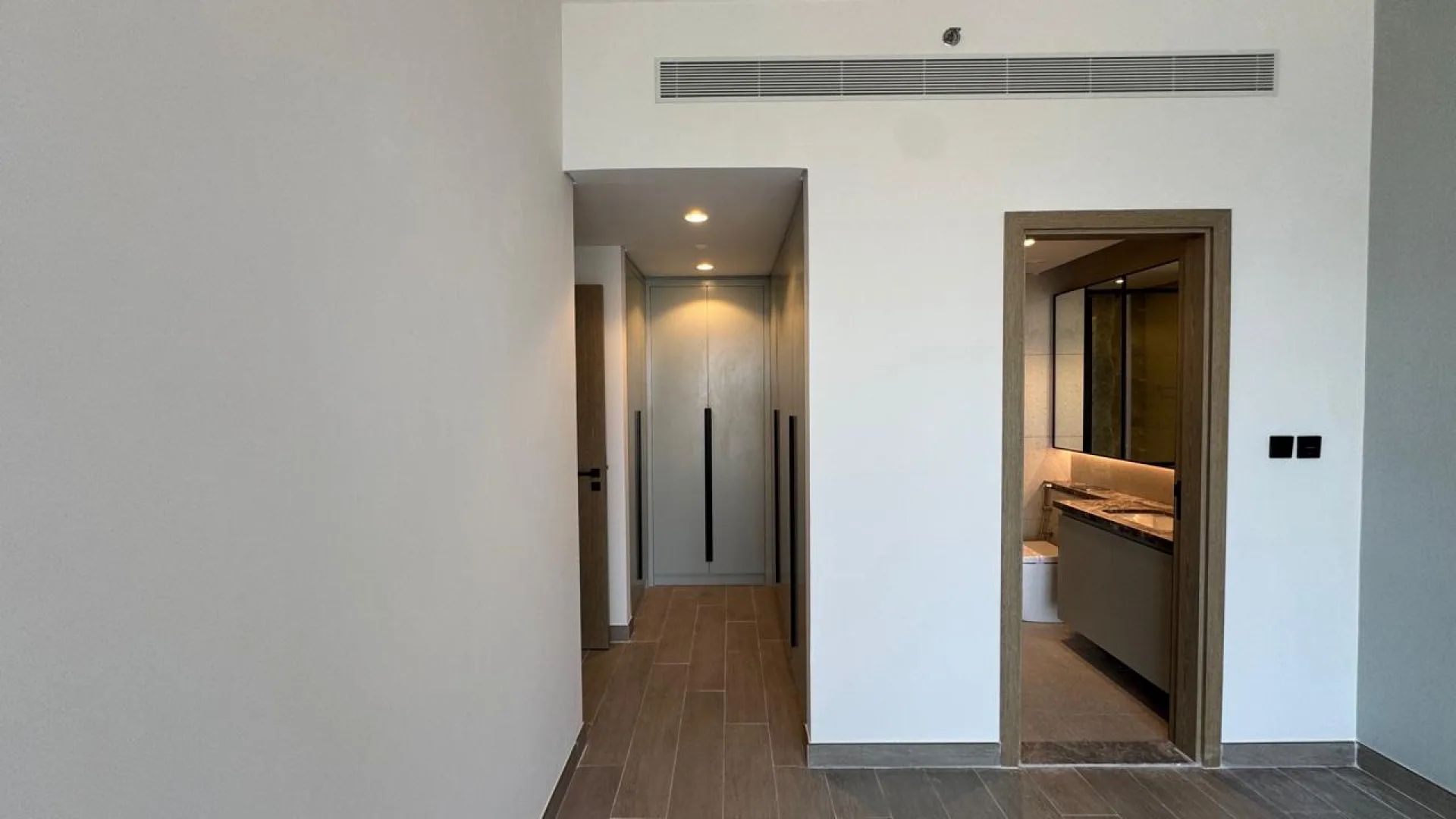 Étage élevé | Loué | Vue imprenable sur le golf – Appartement Dubai (6/14)