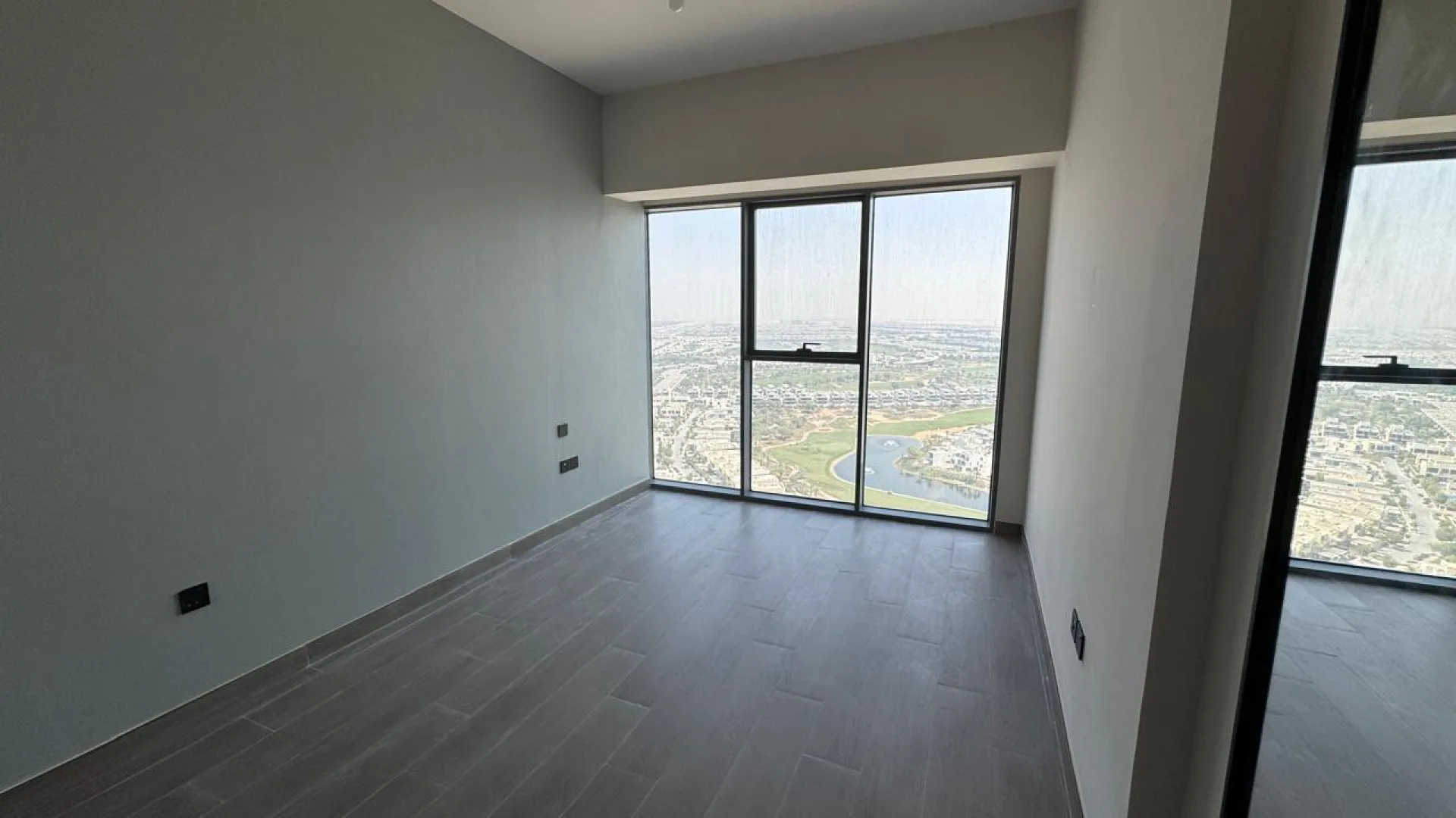 Étage élevé | Loué | Vue imprenable sur le golf – Appartement Dubai (12/14)