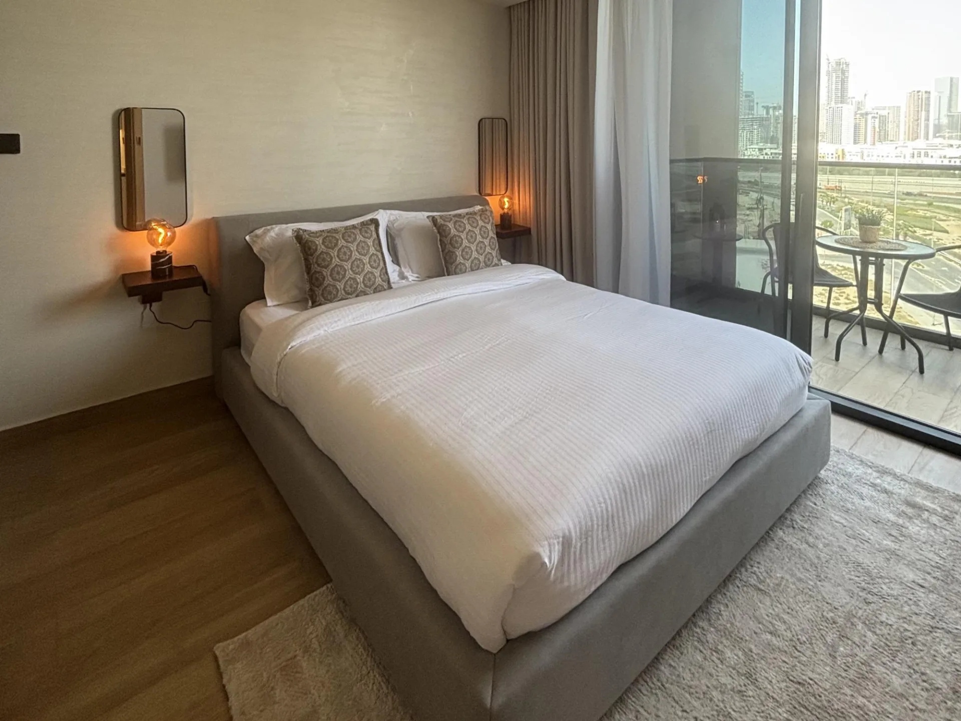 EMPLACEMENT PRIVILÉGIÉ - MEUBLÉ - PRIX ABORDABLE – Appartement Dubai (1/21)