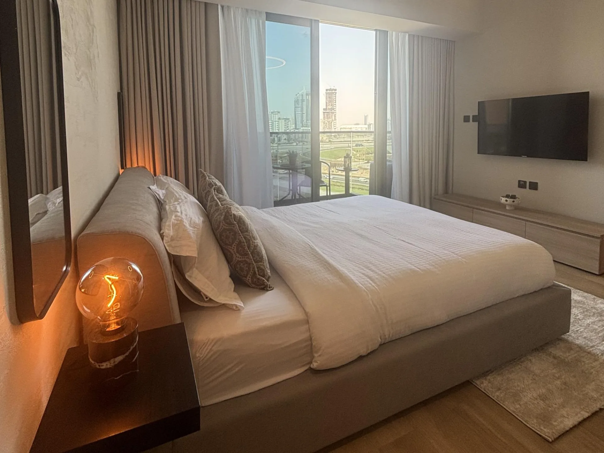 EMPLACEMENT PRIVILÉGIÉ - MEUBLÉ - PRIX ABORDABLE – Appartement Dubai (2/21)