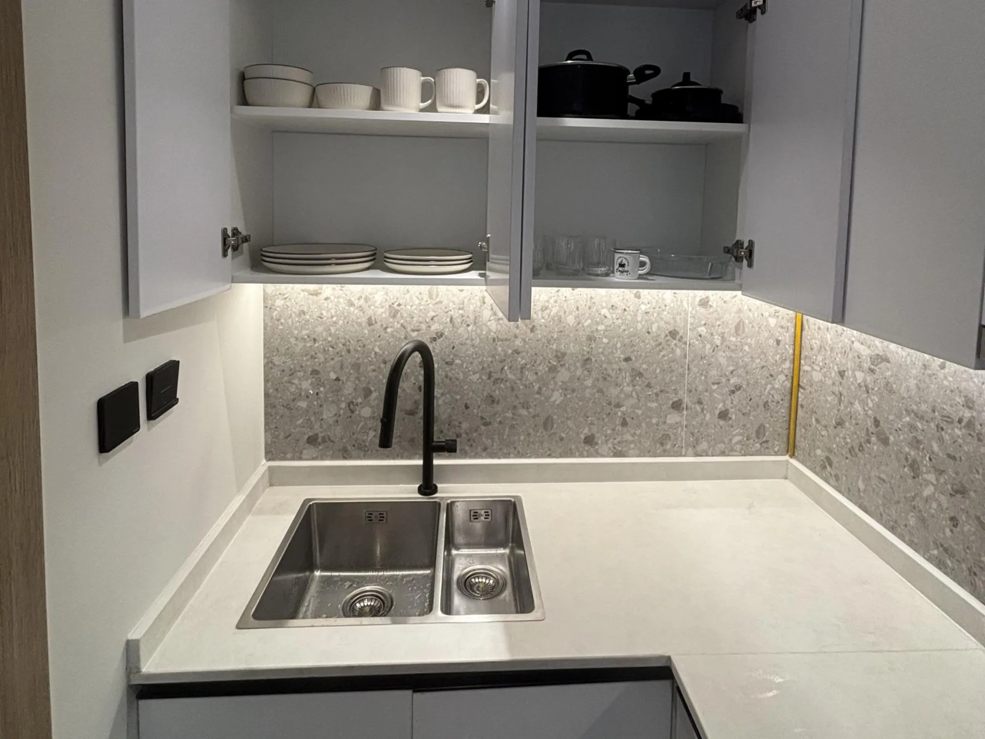 EMPLACEMENT PRIVILÉGIÉ - MEUBLÉ - PRIX ABORDABLE – Appartement Dubai (6/21)