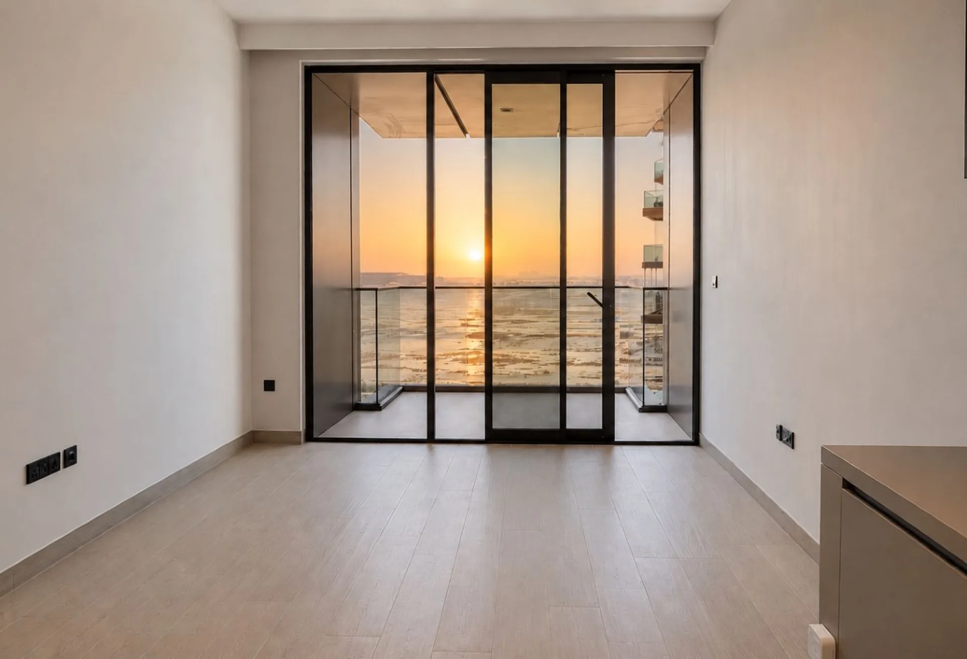 TYPE 05 | VIE SUR LE LAGON | VUES SUR LA SKYLINE DEPUIS LA CHAMBRE PRINCIPALE – Appartement Dubai (3/13)