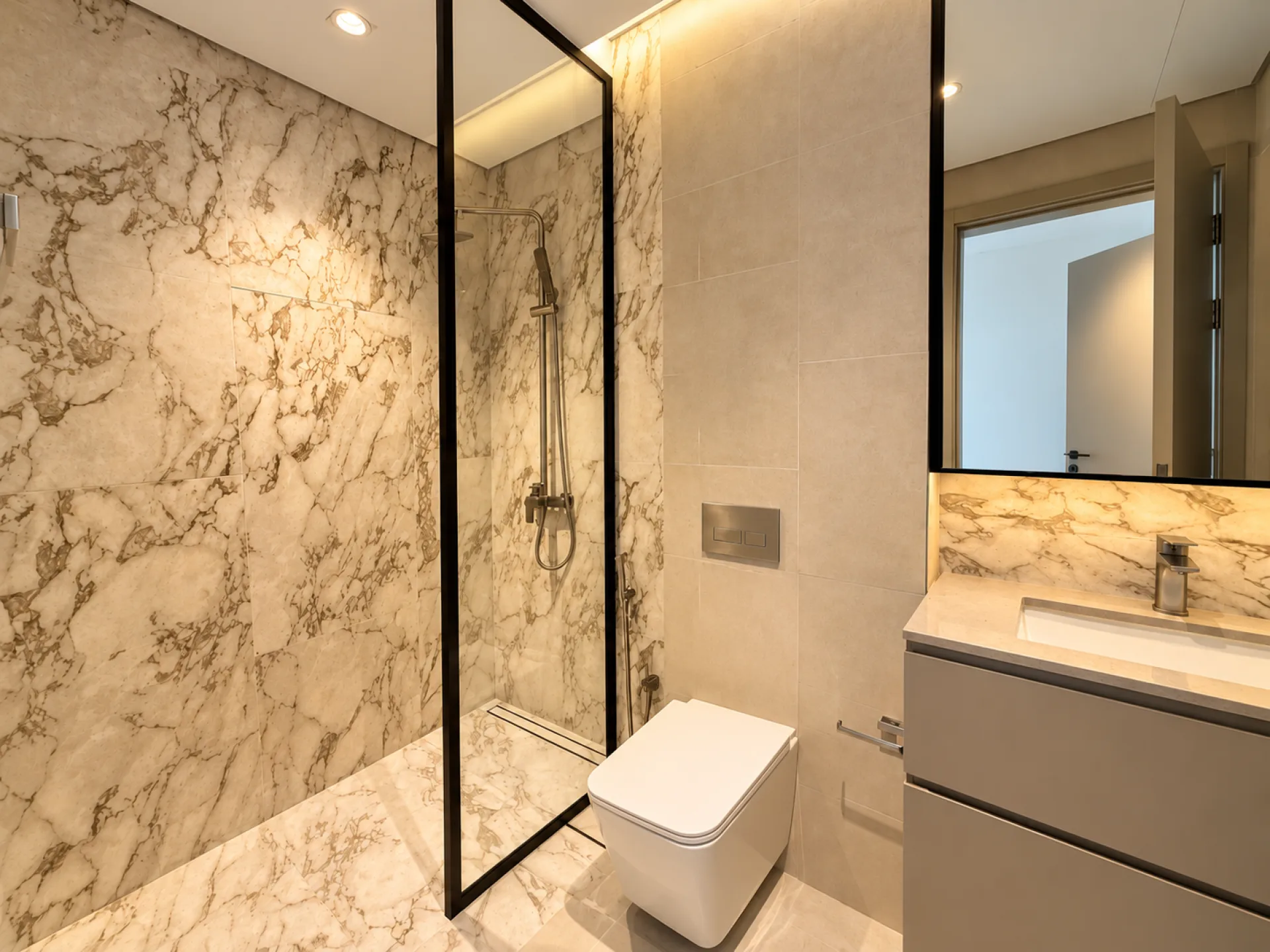 ÉTAGE ÉLEVÉ - FINITIONS HAUT DE GAMME - CUISINE ÉQUIPÉE – Appartement Dubai (3/14)