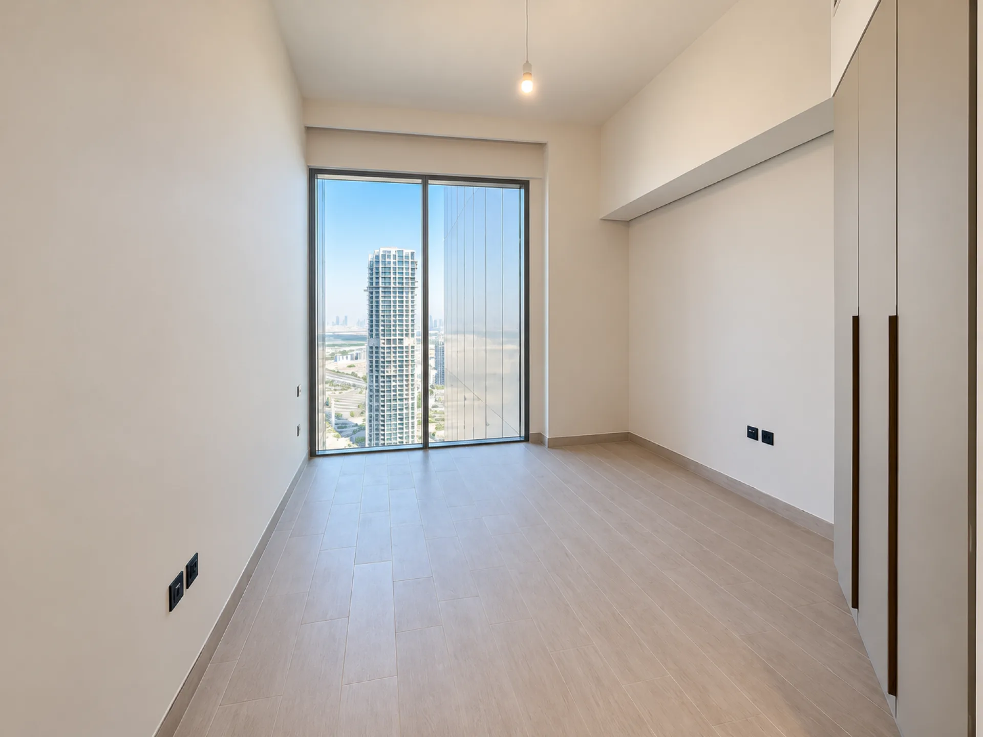 ÉTAGE ÉLEVÉ - FINITIONS HAUT DE GAMME - CUISINE ÉQUIPÉE – Appartement Dubai (4/14)