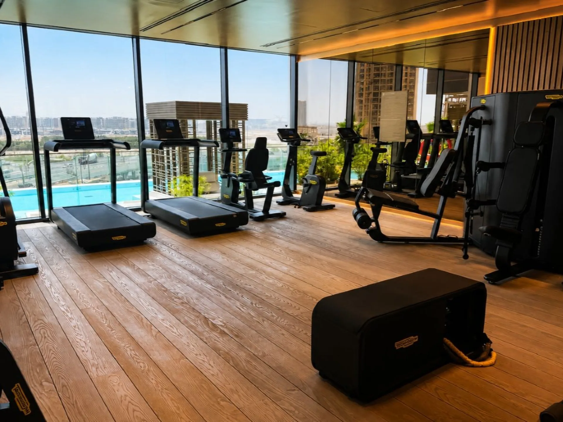 ÉTAGE ÉLEVÉ - FINITIONS HAUT DE GAMME - CUISINE ÉQUIPÉE – Appartement Dubai (9/14)