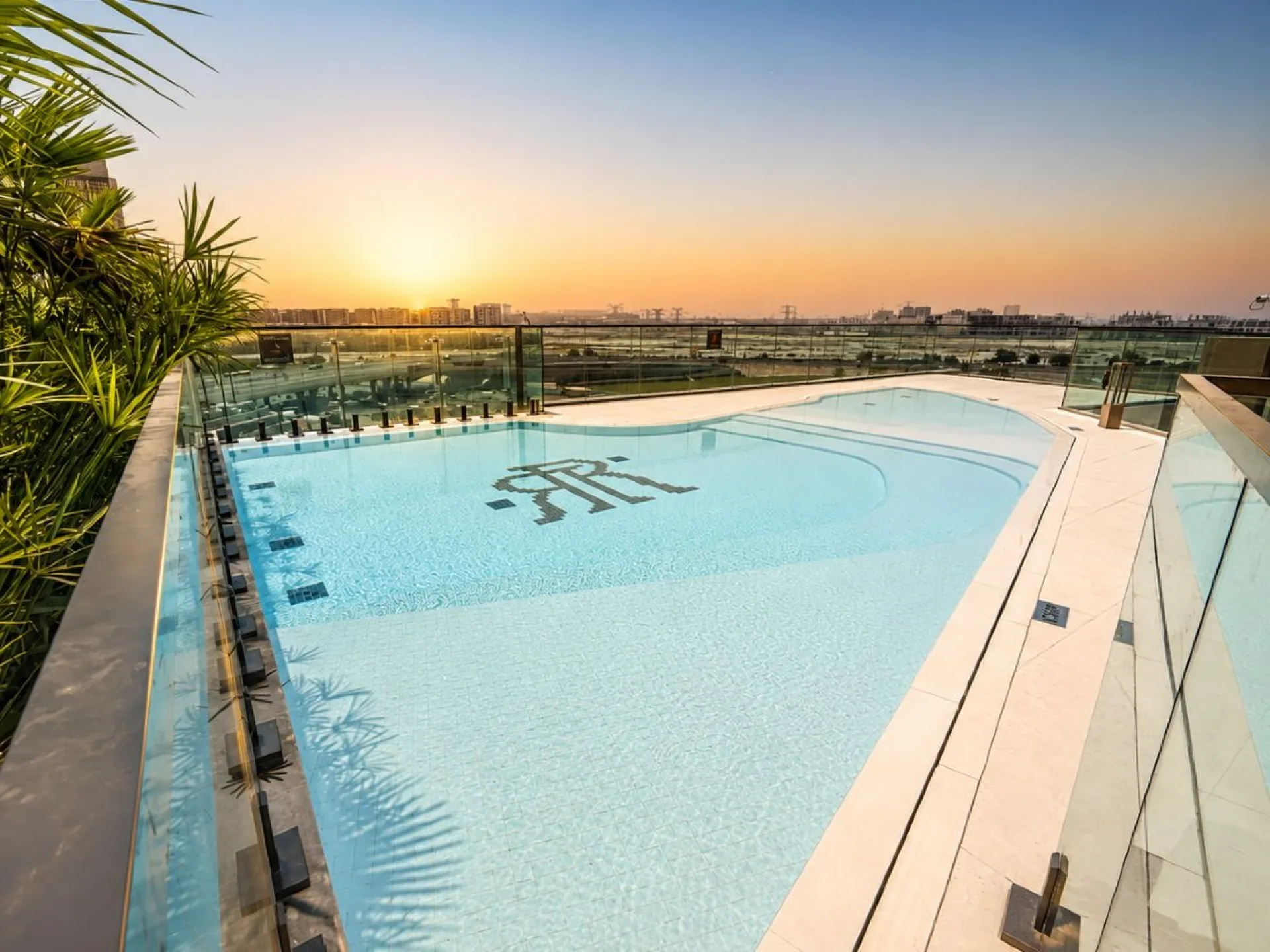 ÉTAGE ÉLEVÉ - FINITIONS HAUT DE GAMME - CUISINE ÉQUIPÉE – Appartement Dubai (12/14)
