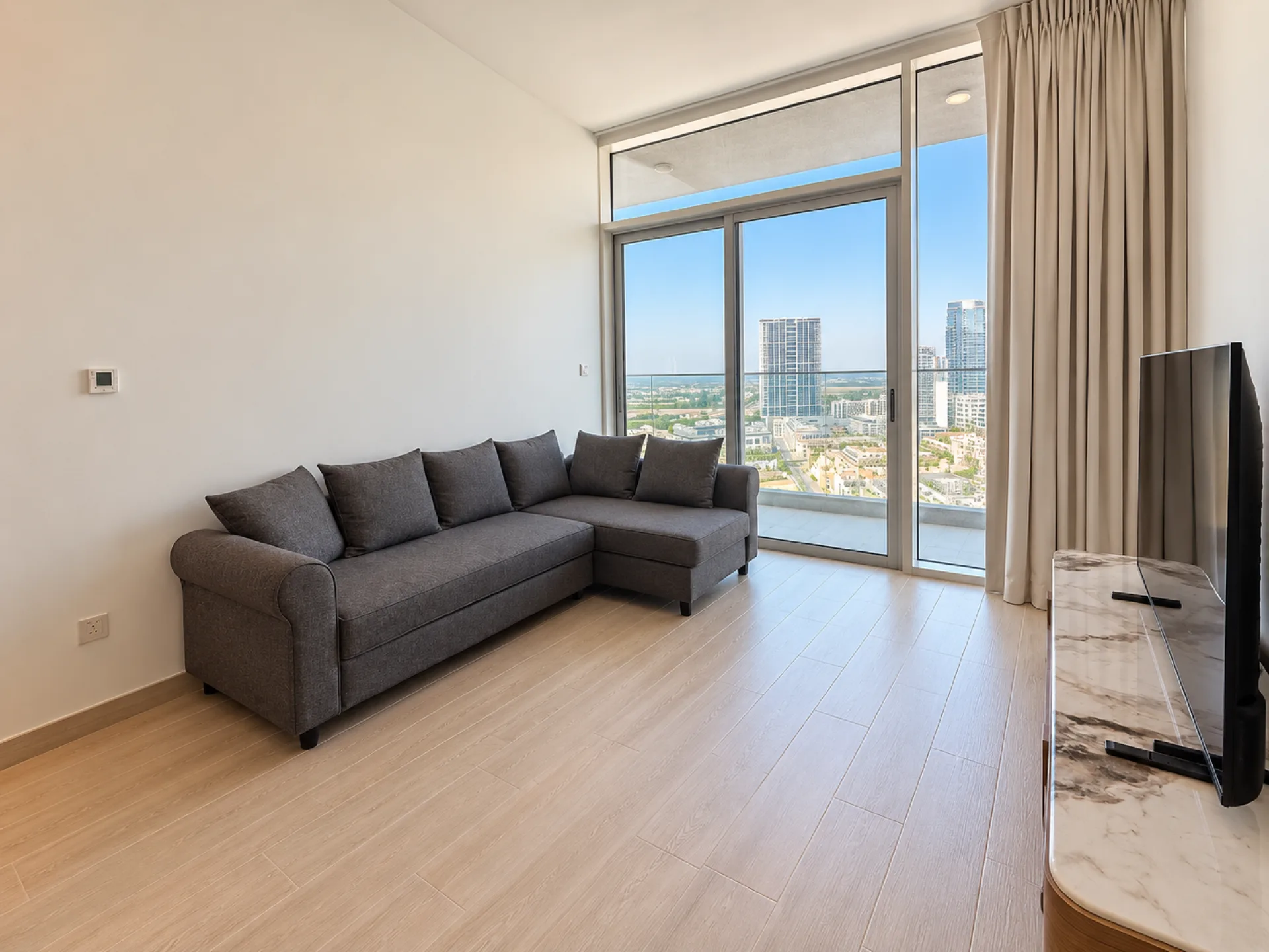 ÉTAGE ÉLEVÉ | MEUBLÉ | VUE SUR LES GRATTE-CIEL DE LA MARINA – Appartement Dubai (4/10)